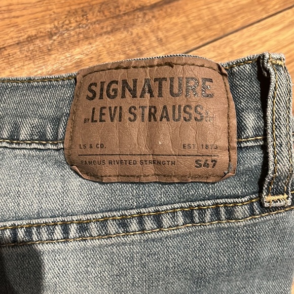 Levi Jeans - Picture 4 of 5
